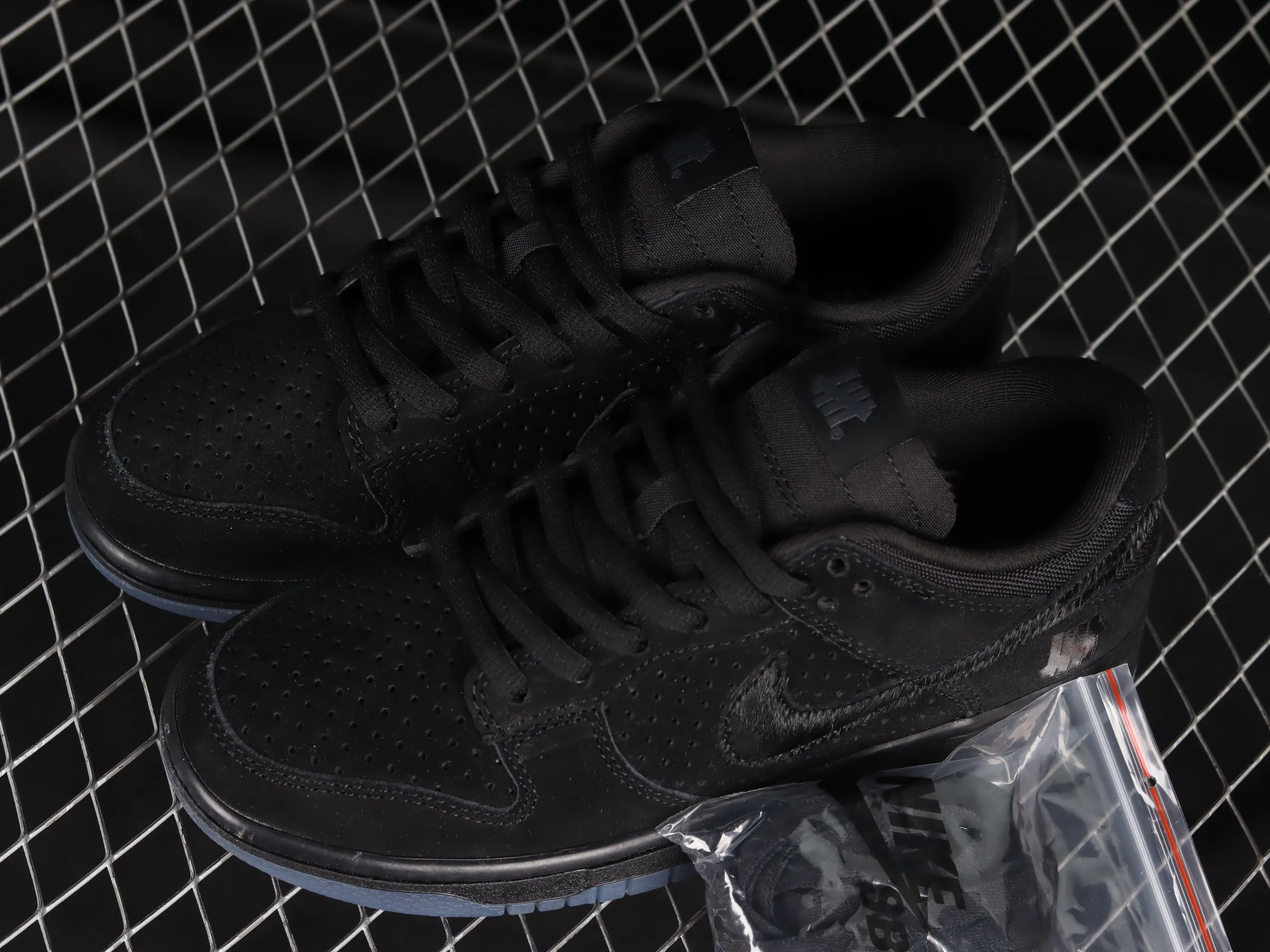 All categories Nk SB Dunk series Nk SB Dunk Low low-top sneakers Z version UNDFEATED x Nk Dunk Low black soul color dunk series low-top casual sports skateboard shoes DO9329-001